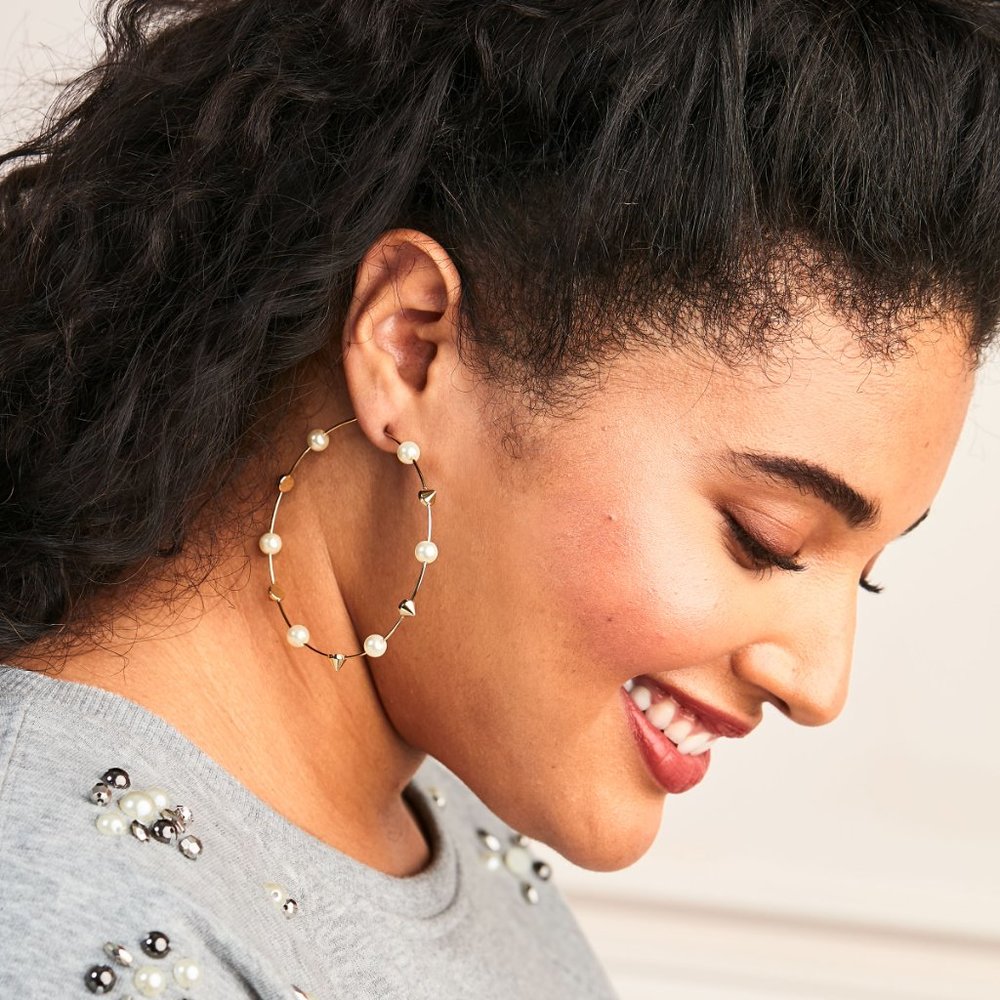 :: Stella & Dot Madison Pearl+Spike Hoop Earrings - Picture 11 of 11